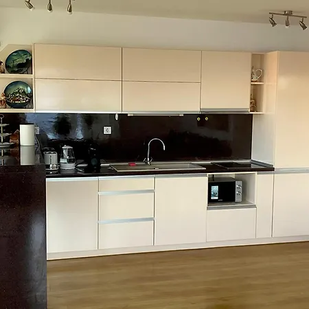 Wonderful Near The Sea Apartment *